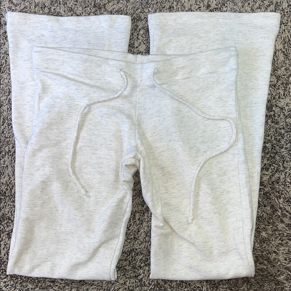 Monrow Classic Low Rise Crop Lounge Sweatpants ~ in Ash/Oatmeal - Picture 3 of 15